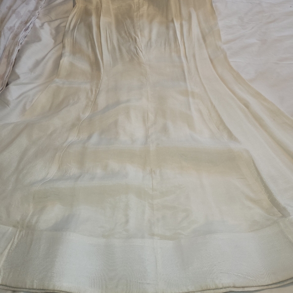 Silk Lengha Size 8. - Picture 16 of 16